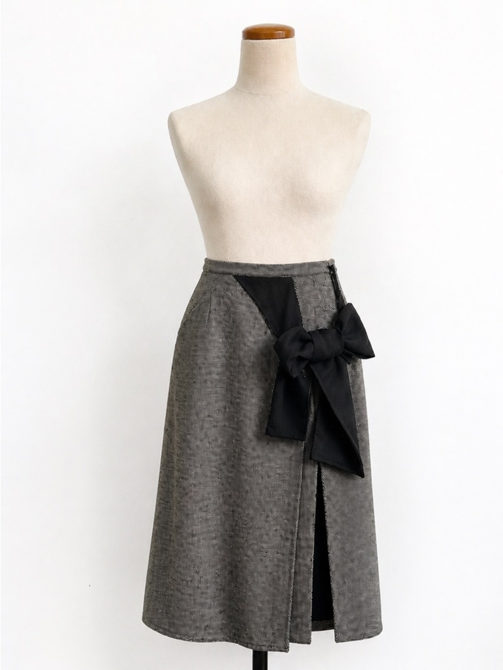 Vintage Gianfranco Ferre Wool Blend Black and White Skirt with Sash Belt